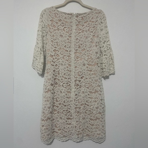 Vince Camuto women's 6 ivory lace overlay shift dress w/ 3/4 sleeves w/ ruffles - Picture 3 of 6